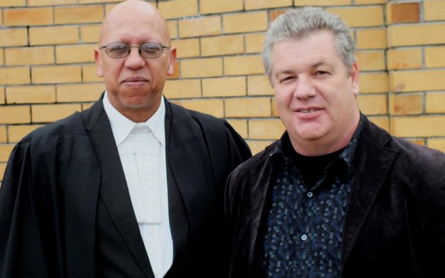 Staatsaanklaer, Adv Pedro van Wyk saam met die ondersoekbeampte, Speur kapt Danie Rautenbach.